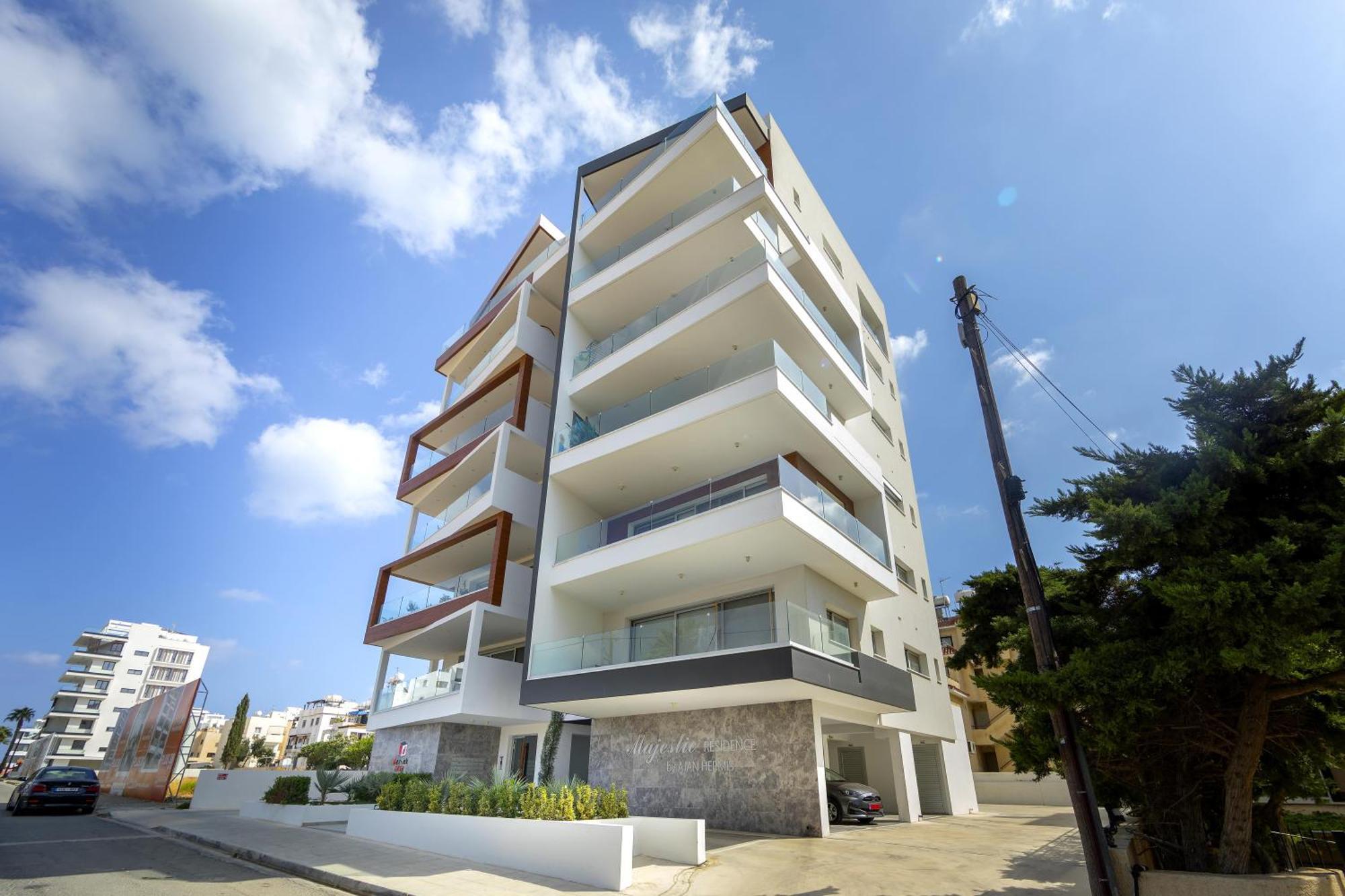 Majestic Sunset Salt Lake Views 300M From Beach لارنكا المظهر الخارجي الصورة