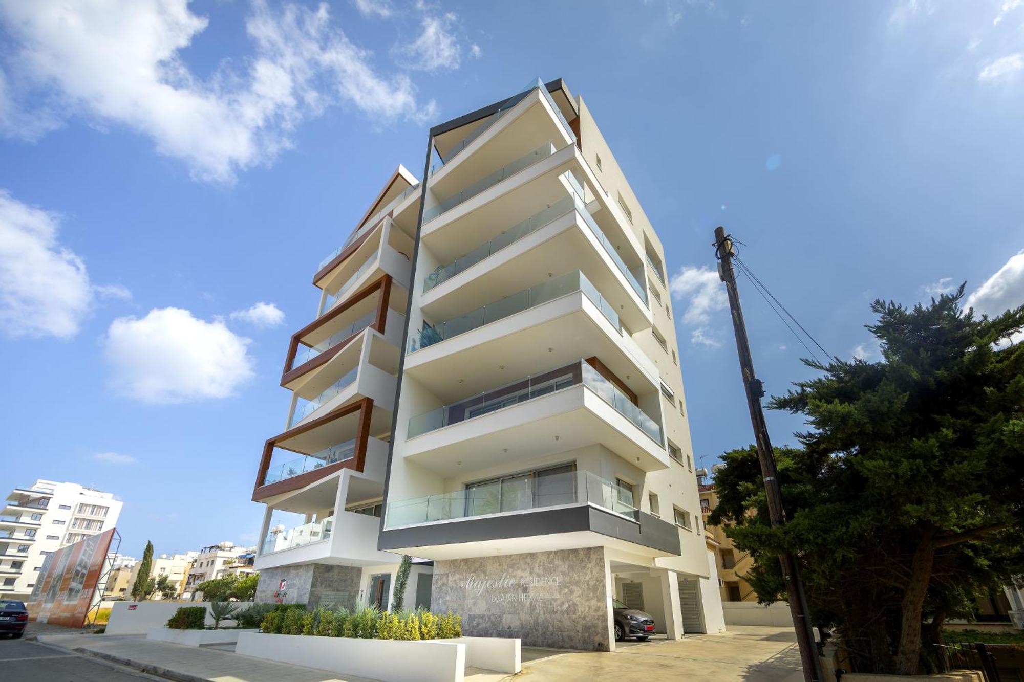 Majestic Sunset Salt Lake Views 300M From Beach لارنكا المظهر الخارجي الصورة